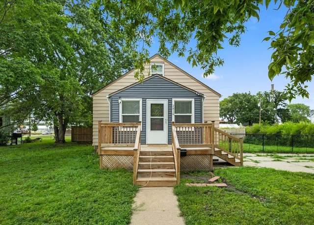 Property at 2816 9th St, Columbus, NE 68601, 3 beds, 1 bath