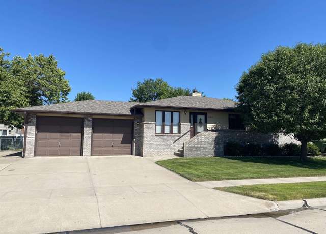 Property at 3269 38th Ave, Columbus, NE 68601, 3 beds, 2 baths