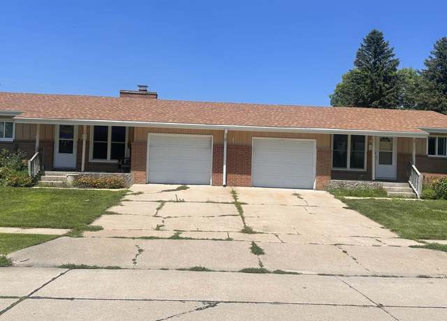 Property at 2622/2626 30th St, Columbus, NE 68601, 4 beds, 4 baths
