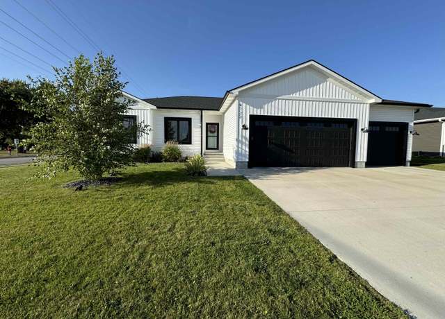 Property at 4722 32nd St, Columbus, NE 68601, 5 beds, 3 baths