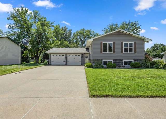 Property at 4617 29th St, Columbus, NE 68601, 4 beds, 2 baths