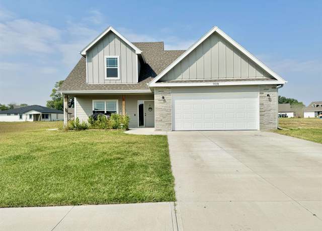 Property at 1108 Valley View St, Valley, NE 68064, 4 beds, 3 baths