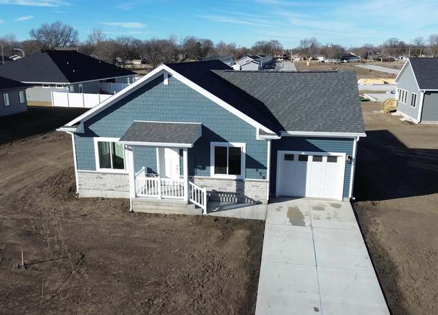Property at 723 4th St, Columbus, NE 68601, 2 beds, 2 baths
