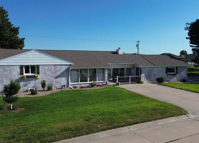 Property at 4630 30th St, Columbus, NE 68601, 4 beds, 2 baths