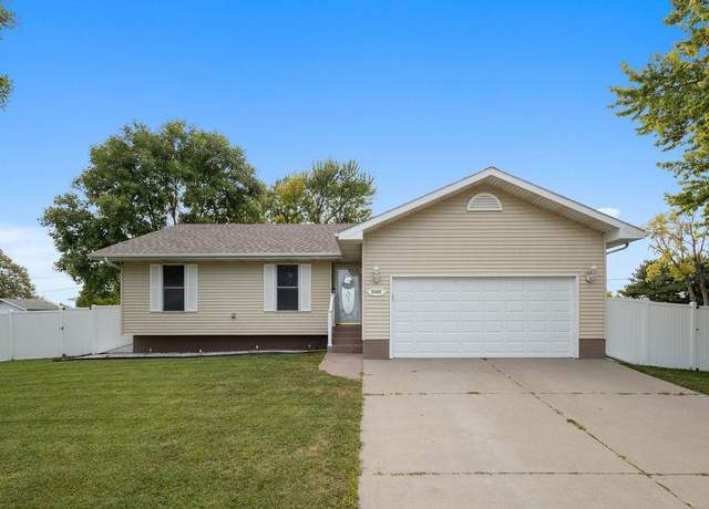 Property at 2462 E 13th Ave, Columbus, NE 68601, 5 beds, 3 baths