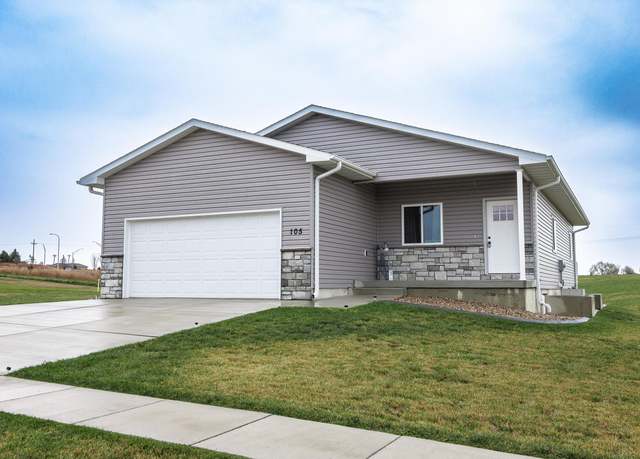 Property at 105 W 14th St, Madison, NE 68748, 5 beds, 3 baths