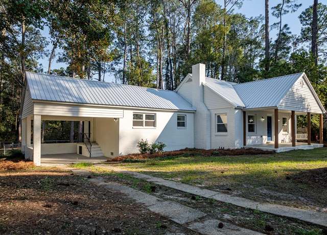 Property at 805 Davis Ave, Tifton, GA 31794, 2 beds, 2 baths