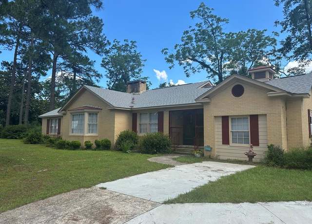 Property at 102 Irwinville Hwy, Fitzgerald, GA 31750, 4 beds, 3 baths