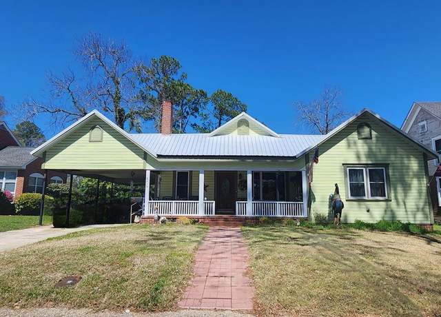 Property at 809 W Central Ave, Fitzgerald, GA 31750, 3 beds, 3 baths