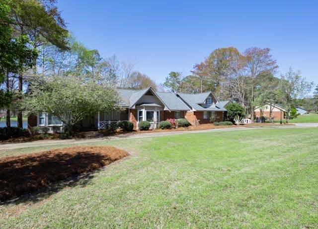 Property at 225 Meadowlark Ln, Fitzgerald, GA 31750, 4 beds, 4.5 baths