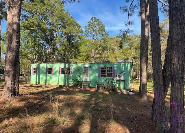 Property at 113 N Lee Mckenzie Dr, Fitzgerald, GA 31750, 3 beds, 2 baths