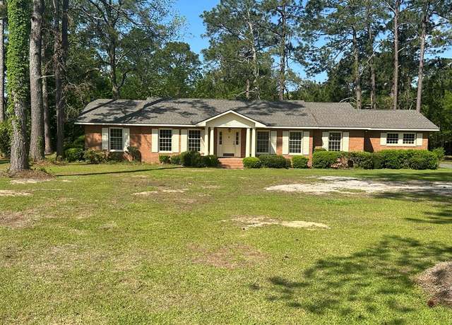 Property at 1300 South Hutchinson Ave, Adel, GA 31620, 4 beds, 2.5 baths