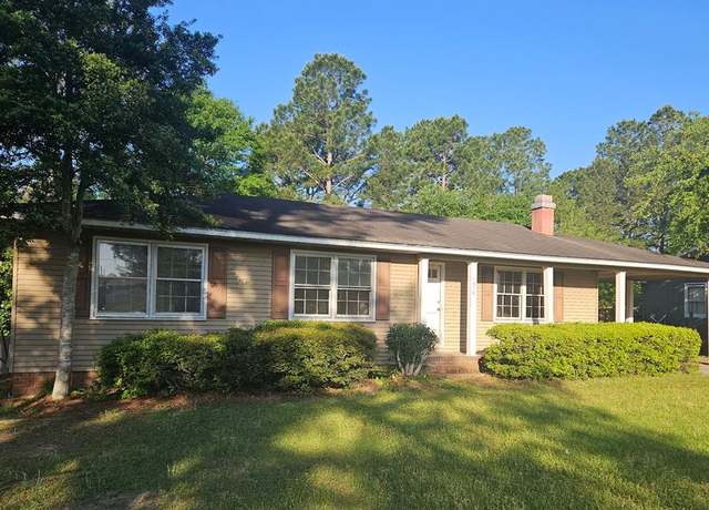 Property at 1318 Newton Dr, Tifton, GA 31794, 3 beds, 2 baths