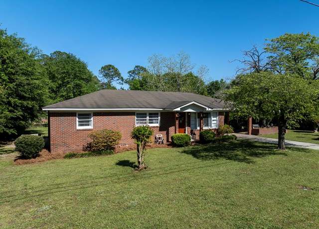 Property at 2409 Davis Ave, Tifton, GA 31794, 3 beds, 2 baths