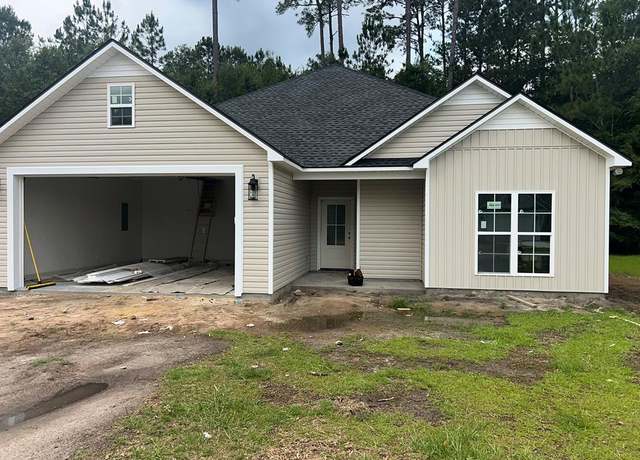 Property at 31 Sloans Village Way SE, Moultrie, GA 31768, 3 beds, 2 baths