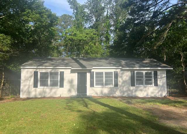 Property at 806 Madison Ave, Tifton, GA 31794, 3 beds, 1.5 baths