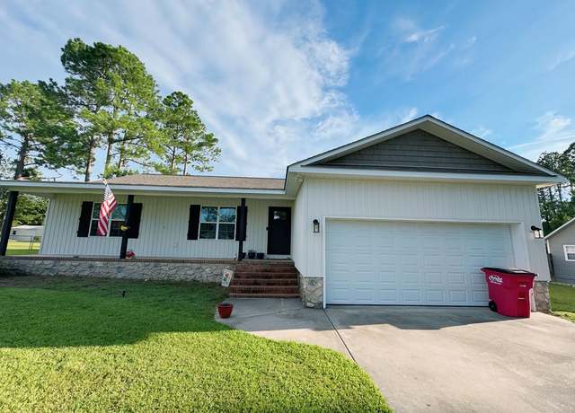 Property at 714 44th St, Tifton, GA 31794, 3 beds, 2 baths
