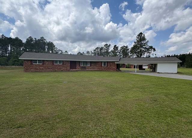 Property at 349 Sand Ridge Ln, Nashville, GA 31639, 3 beds, 2.5 baths