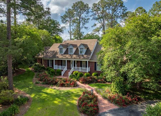 Property at 11 Fairway Dr, Tifton, GA 31793, 4 beds, 2.5 baths