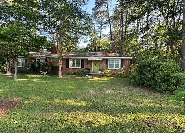 Property at 409 W Sultana Dr, Fitzgerald, GA 31750, 3 beds, 2 baths
