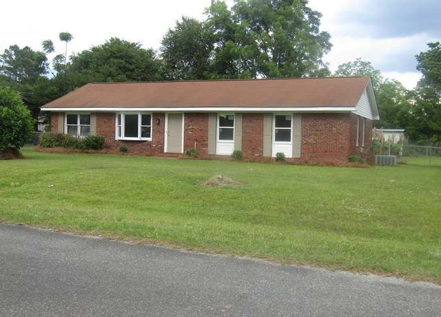 Property at 135 Carol Cir, Fitzgerald, GA 31750, 3 beds, 2 baths