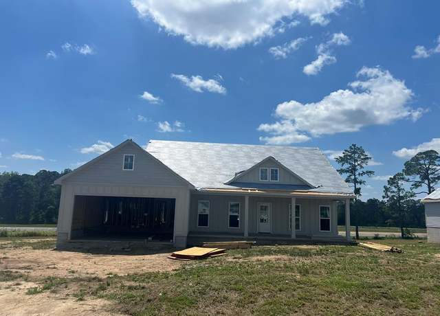 Property at 12 Edgewater Ct, Tifton, GA 31793, 3 beds, 2 baths