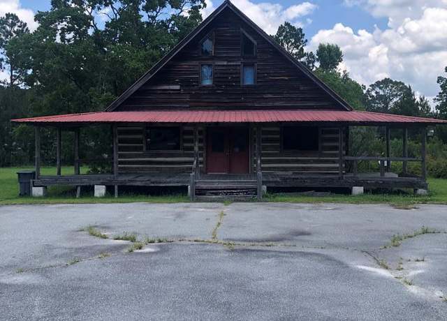 Property at 902 Langdale Dr, Nashville, GA 31639, 2 beds, 2 baths