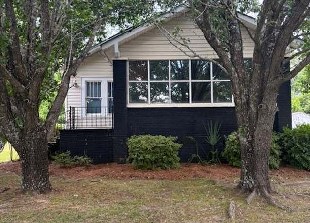 Property at 407 N Ridge Ave, Tifton, GA 31794, 2 beds, 1 bath