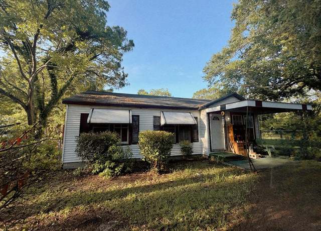 Property at 213 W 13th Street St W, Tifton, GA 31794, 3 beds, 1 bath