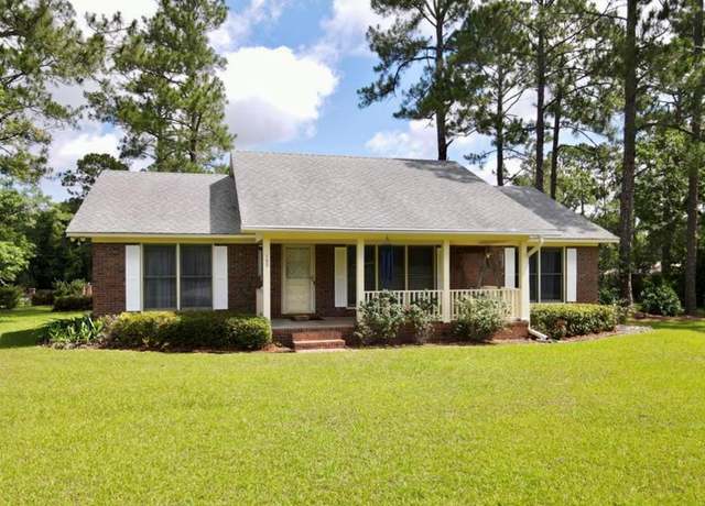 Property at 109 Preston Dr, Fitzgerald, GA 31750, 3 beds, 2.5 baths