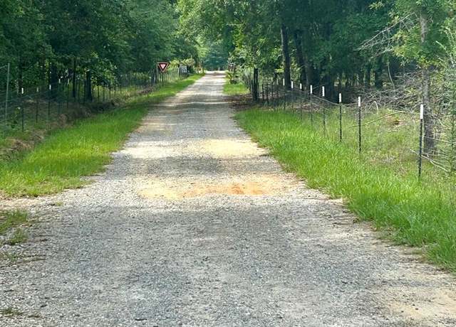 Property at 1182 Jacksonville Hwy, Fitzgerald, GA 31750, 2 beds, 2 baths