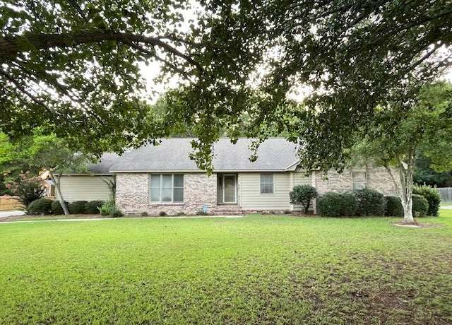 Property at 18 Paradise Lake Dr, Tifton, GA 31794, 3 beds, 2 baths