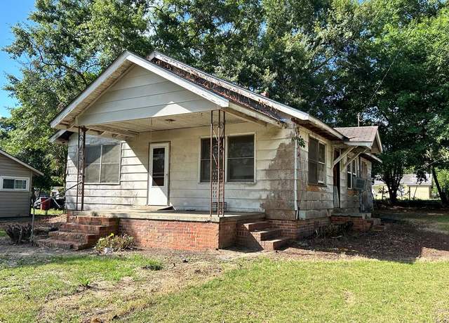 Property at 804 E 8th St, Tifton, GA 31794, 2 beds, 1 bath