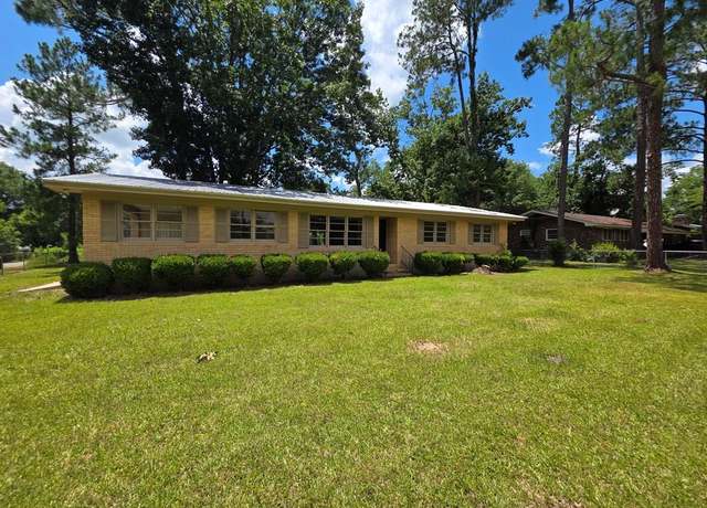 Property at 124 N Main Street Ext, Fitzgerald, GA 31750, 3 beds, 2 baths