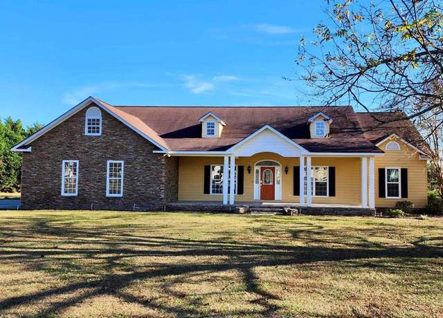 Property at 117 Crescent Ct, Fitzgerald, GA 31750, 4 beds, 3.5 baths
