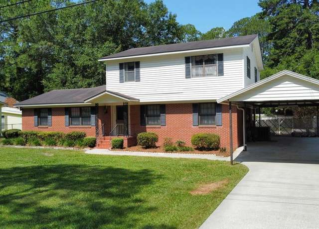 Property at 1804 N Park Ave, Tifton, GA 31794, 4 beds, 2.5 baths