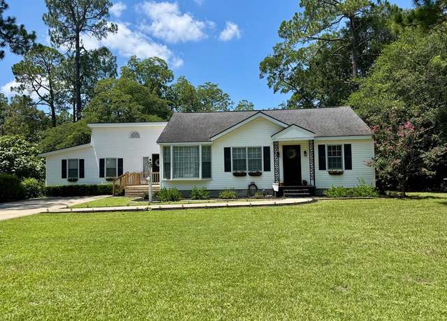 Property at 2008 Wilson Ave, Tifton, GA 31794, 3 beds, 2 baths