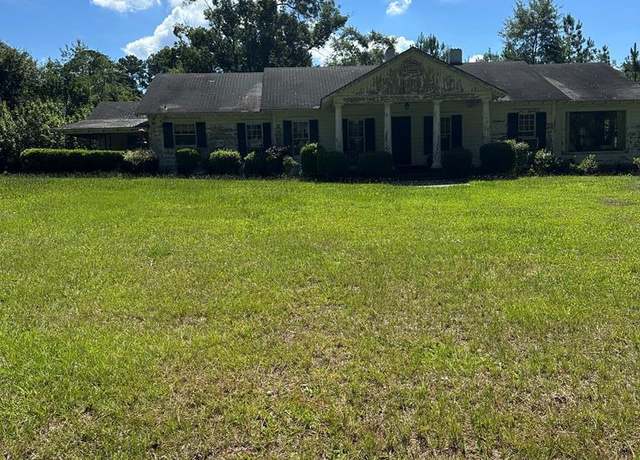 Property at 607 S Old Omega Rd, Tifton, GA 31793, 3 beds, 2 baths
