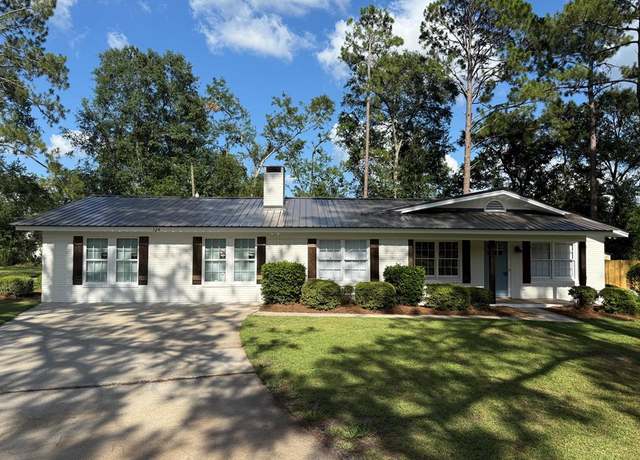 Property at 124 Shenandoah Dr, Fitzgerald, GA 31750, 4 beds, 2 baths