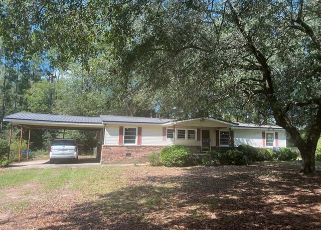 Property at 371 Lakeview Dr, Sycamore, GA 31790, 3 beds, 2 baths