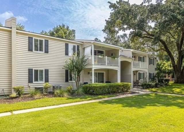 Property at 850 Mallery St, Saint Simons Island, GA 31522, 2 beds, 2 baths