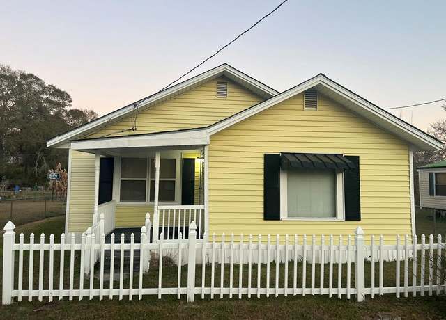 Property at 2901 3rd Ave, Tifton, GA 31794, 3 beds, 2 baths