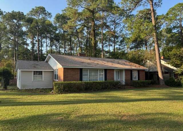 Property at 602 20th St, Tifton, GA 31794, 4 beds, 2.5 baths