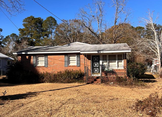 Property at 303 W Boulevard Blvd, Ocilla, GA 31774, 3 beds, 2 baths