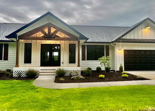 Property at 910 Meadowlark Dr, Byrdstown, TN 38549, 2 beds, 2 baths