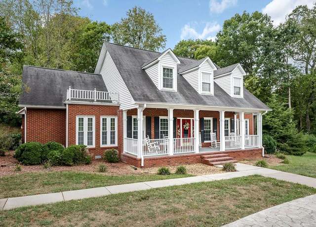 Property at 713 Russell Strausse Rd, Cookeville, TN 38501, 4 beds, 2.5 baths
