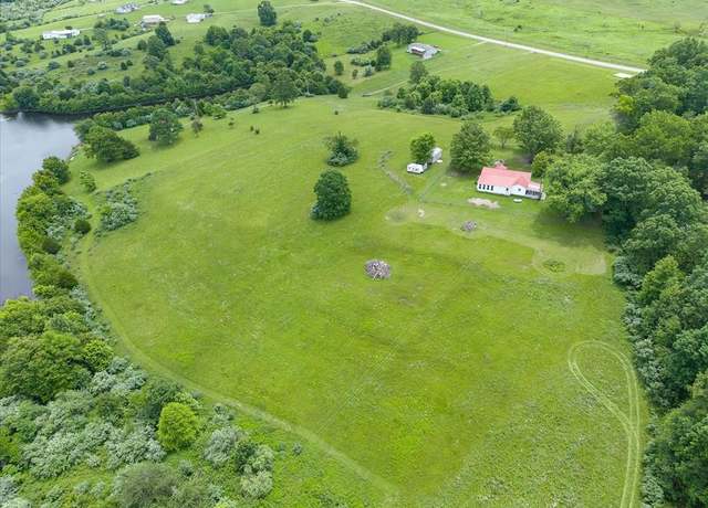 Property at 174 Music City Ranch Ln, Sparta, TN 38583, 3 beds, 2 baths