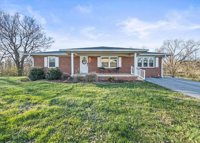 Property at 326 E Main St, Cookeville, TN 38506, 3 beds, 2 baths