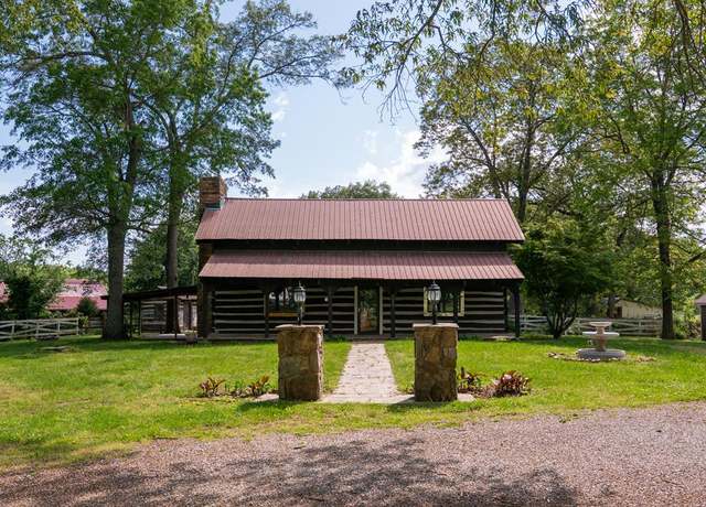 Property at 7030 Dodson Branch Rd, Cookeville, TN 38501, 2 beds, 2.5 baths