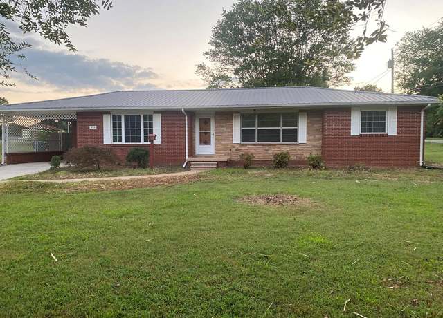 Property at 205 Apple St, Baxter, TN 38544, 3 beds, 1 bath